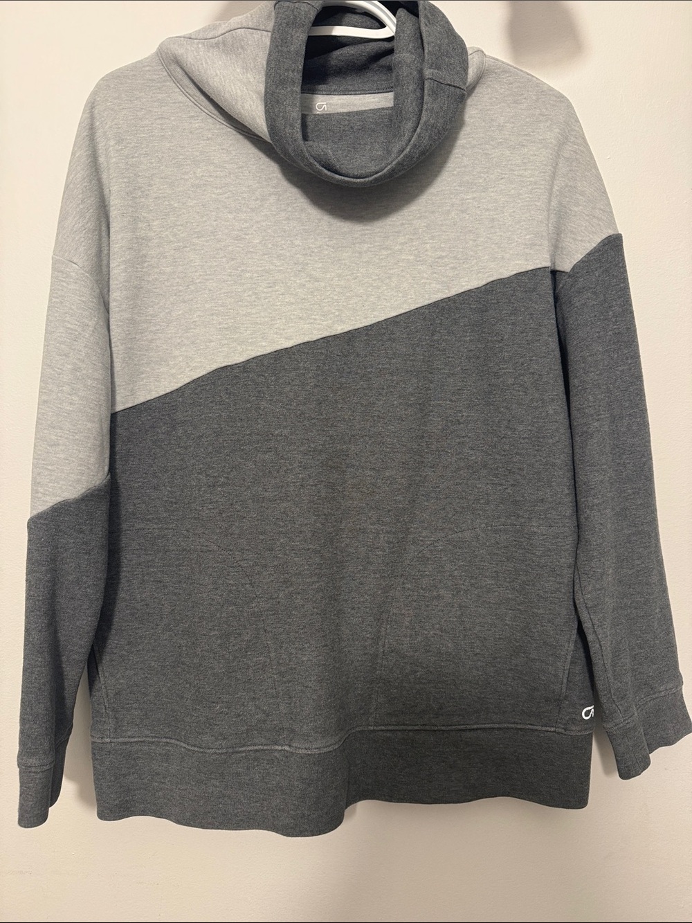 GAP fit Two-Tone Gray Turtleneck Sweater